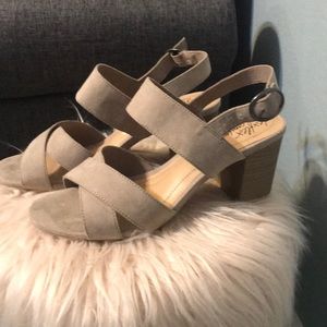 Short, tan chunky heels.